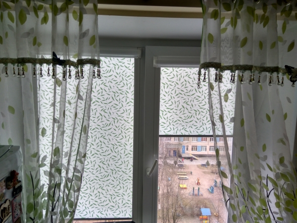 рулонные шторы на пластиковом окне
